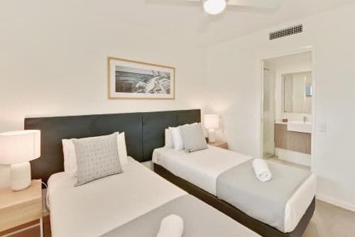 One-Bedroom Apartment with Lake View