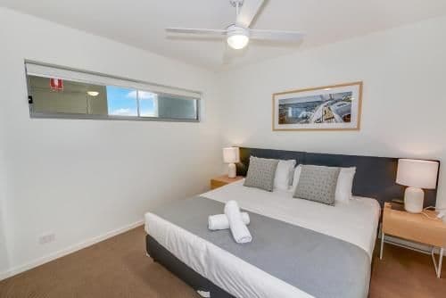 One-Bedroom Apartment with Lake View