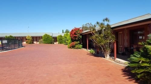 Gateway Motor Inn4