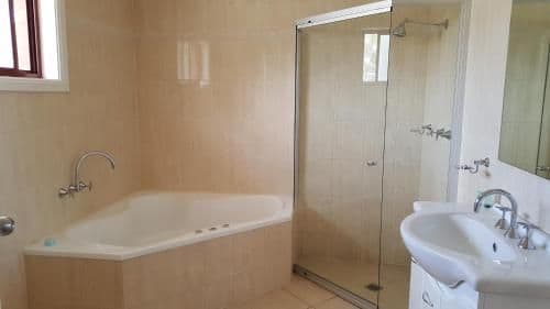 Queen Room with Spa Bath