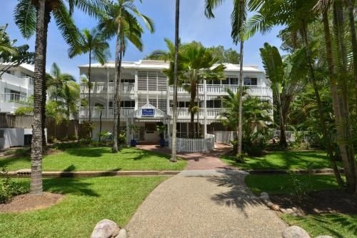 The White House Port Douglas1