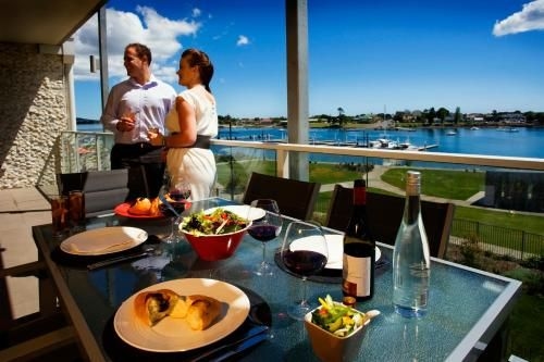 York Cove Holiday Hotel1