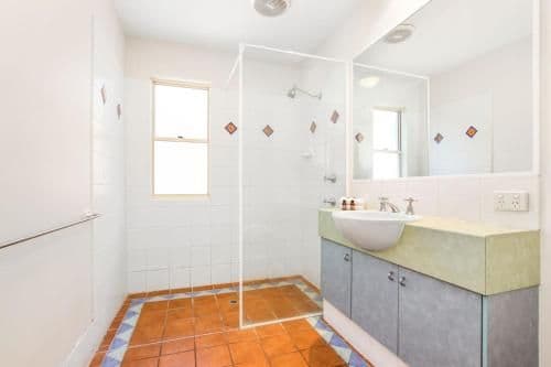 One Bedroom Headland Apartment