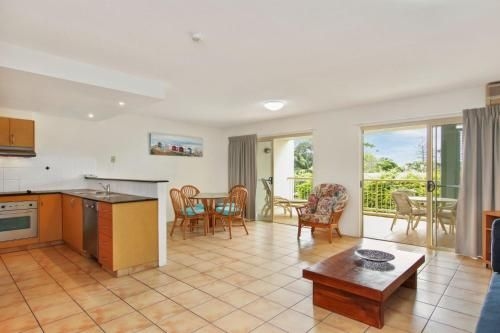 Lennox Beach Resort4