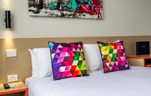 Economy Queen Room with Shared Bathroom