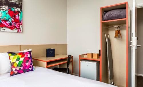 Economy Queen Room with Shared Bathroom