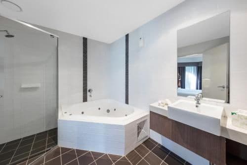 Premium King Spa Suite