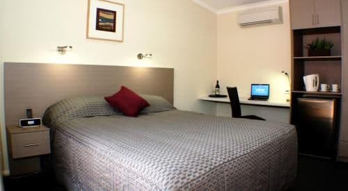 Business Queen Room