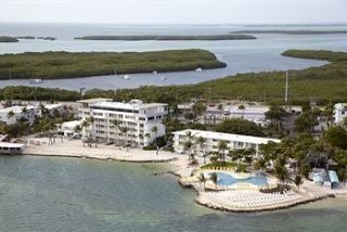 Postcard Inn Beach Resort and Marina3