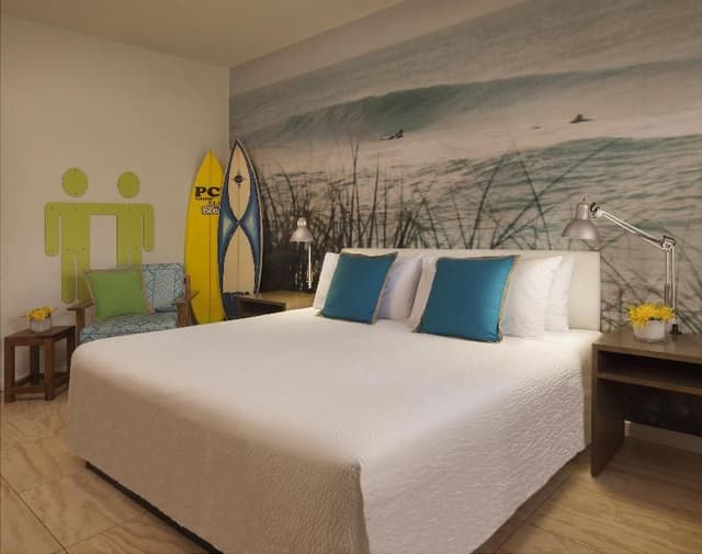 DOUBLE KING SIZE BED