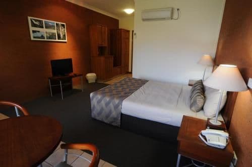 Deluxe King Suite
