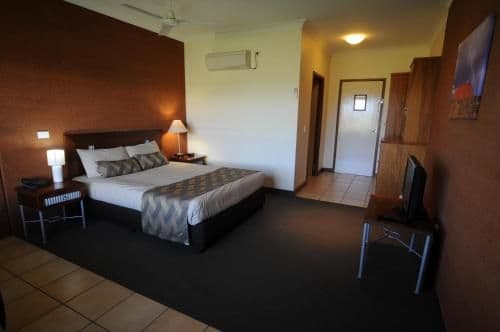 Deluxe King Suite