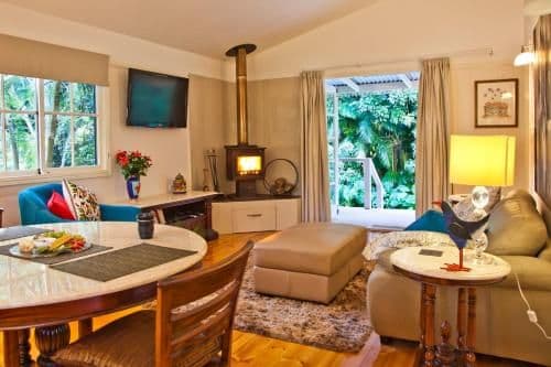 One-Bedroom Cottage with Spa Bath