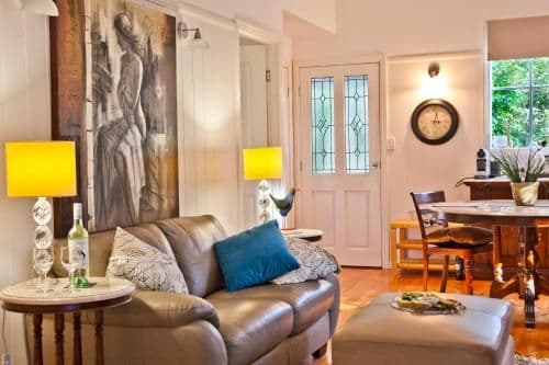 One-Bedroom Cottage with Spa Bath