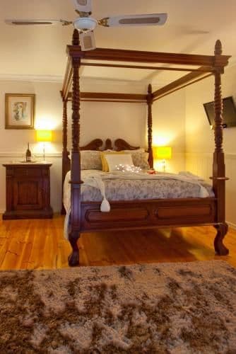 One-Bedroom Cottage with Spa Bath