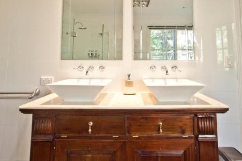 One-Bedroom Cottage with Spa Bath
