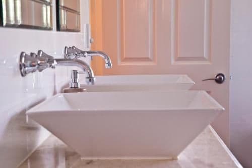 One-Bedroom Cottage with Spa Bath