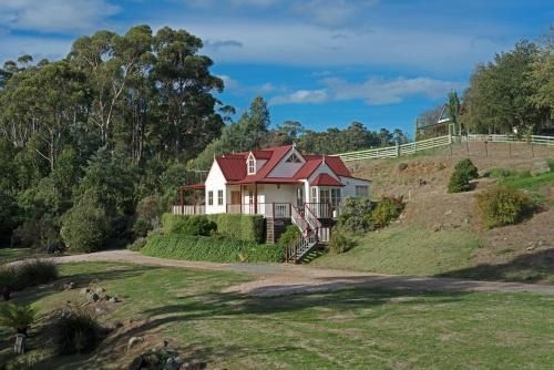 Crabtree Riverfront Cottages3