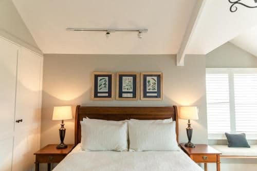 Deluxe Queen Room with Juliette Balcony and Valley View