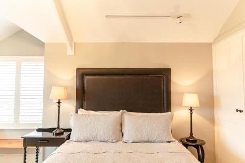 Deluxe Queen Room with Juliette Balcony and Valley View