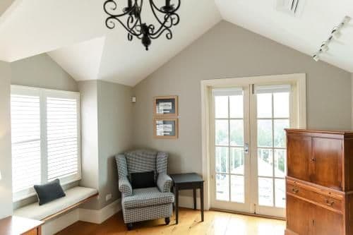 Deluxe Queen Room with Juliette Balcony and Valley View