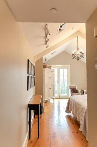 Deluxe Queen Room with Juliette Balcony and Valley View