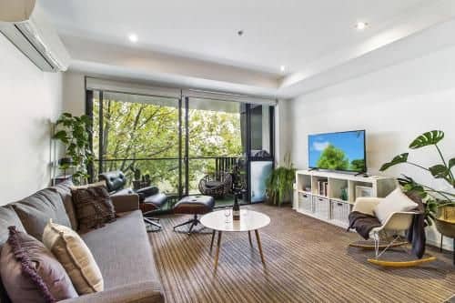 Modern, Spacious Apartment In An Amazing Location Modern, Spacious Apartment In An Amazing Location