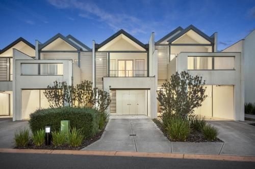 เควสต์ แซงชัวรี เลคส์ (Quest Sanctuary Lakes)0