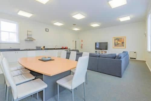 4 Bedroom House - Hobart CBD - Free Parking 4 Bedroom House - Hobart CBD - Free Parking