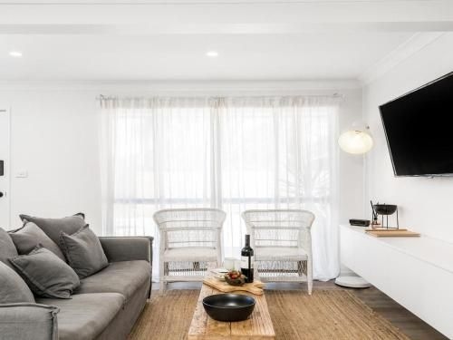 Byron Bay Luxury Holidays - Den - 5min walk to Clarke's Beach1