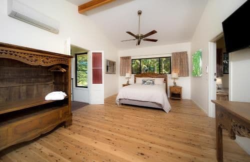 Deluxe Suite with Views - 1