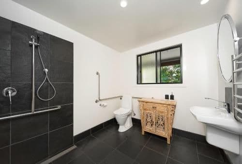 Studio with Garden, Mountain and Sea Views - 2