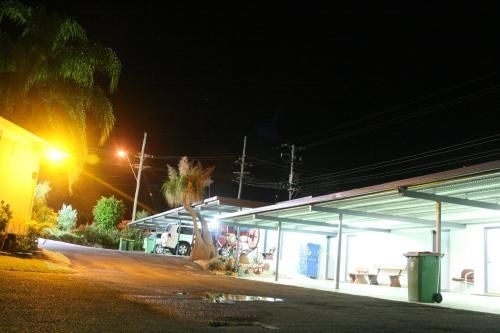Yarraman Gardens Motel Queensland1