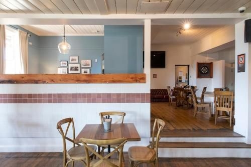 Robertson Public House and Kitchen (Robertson Public House)2