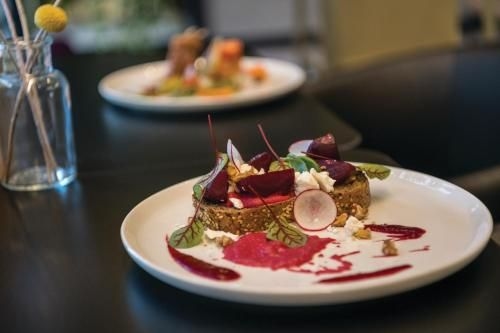 Vibe Hotel Melbourne1