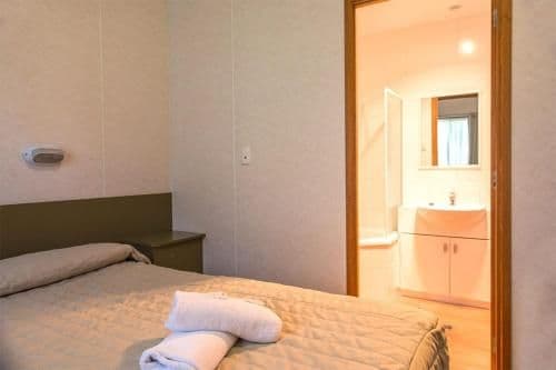 Queen Room with Spa Bath