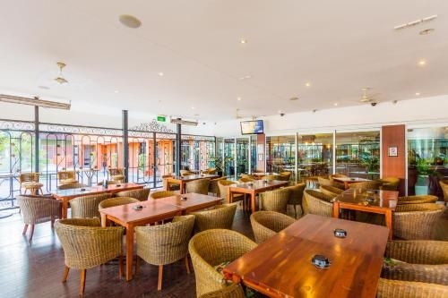 Markets Hotel3