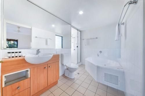 Oasis 26 - Hamilton Island3