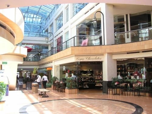 Brand New Luxury Pad In Shopping And Dining Mecca3