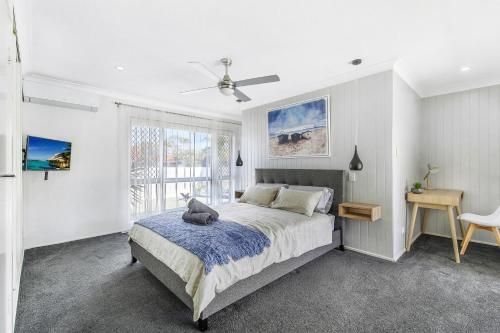 Homely Getaways in Broadbeach Waters1