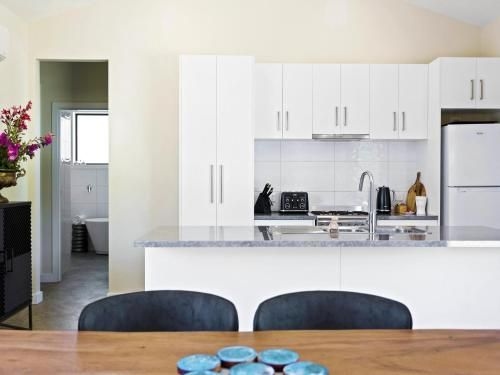 EMBRACING EVANDALE - Hosted by L'Abode Accommodation3