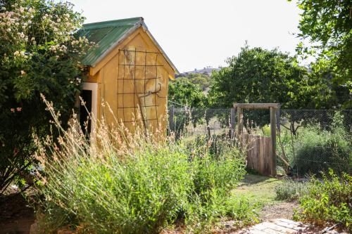 Lone Pine Farm House by Your Innkeeper (Lone Pine Farm House)4