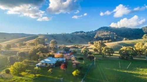 Lone Pine Farm House by Your Innkeeper Lone Pine Farm House by Your Innkeeper