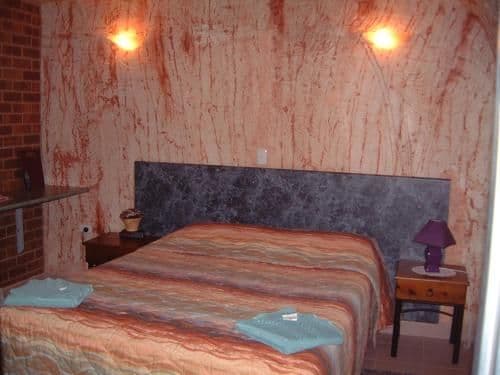 Double Room with Private Bathroom - Underground