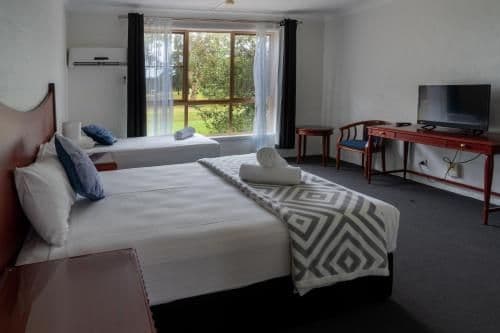 Queen Single Room