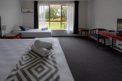 Queen Single Room