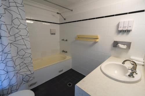 Queen Single Room