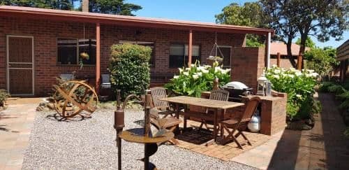 Apartment with Garden View