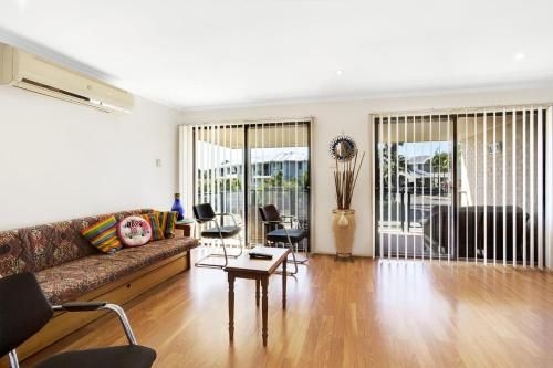 Townhouse in the heart of Port Stephens (Townhouse In The Heart Of Port Stephens)0