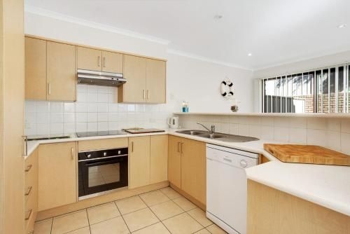 Townhouse in the heart of Port Stephens (Townhouse In The Heart Of Port Stephens)3